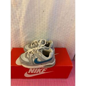 Nike max size 8c girls gray green
